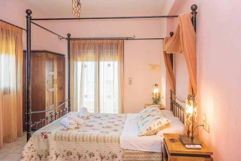 Villa Ouranos In Pefkias Skopelos Dış mekan fotoğraf