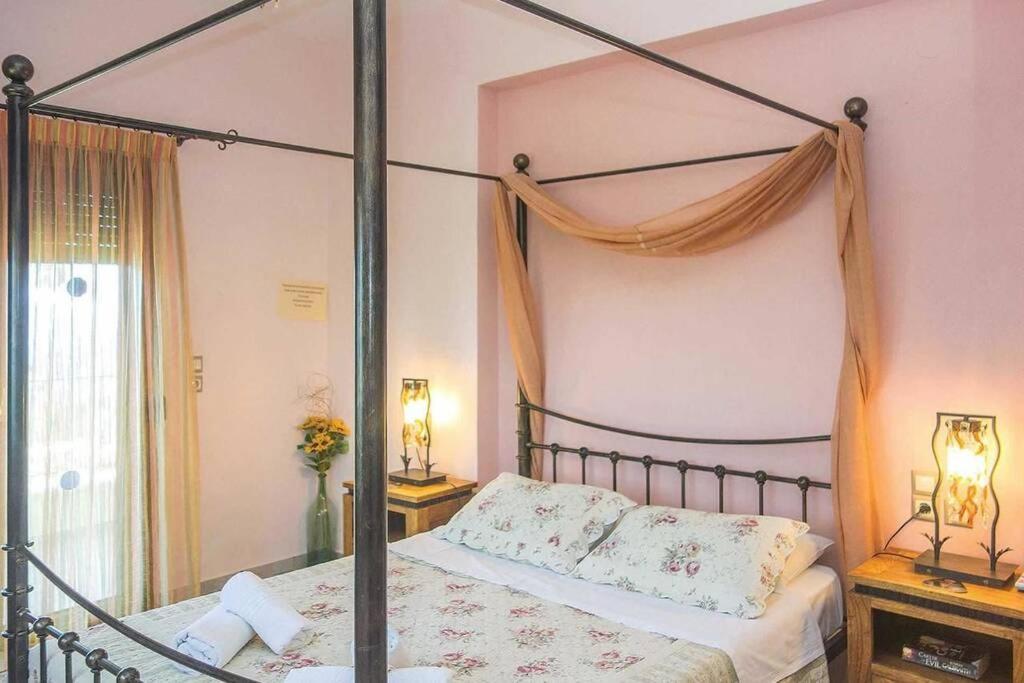 Villa Ouranos In Pefkias Skopelos Dış mekan fotoğraf